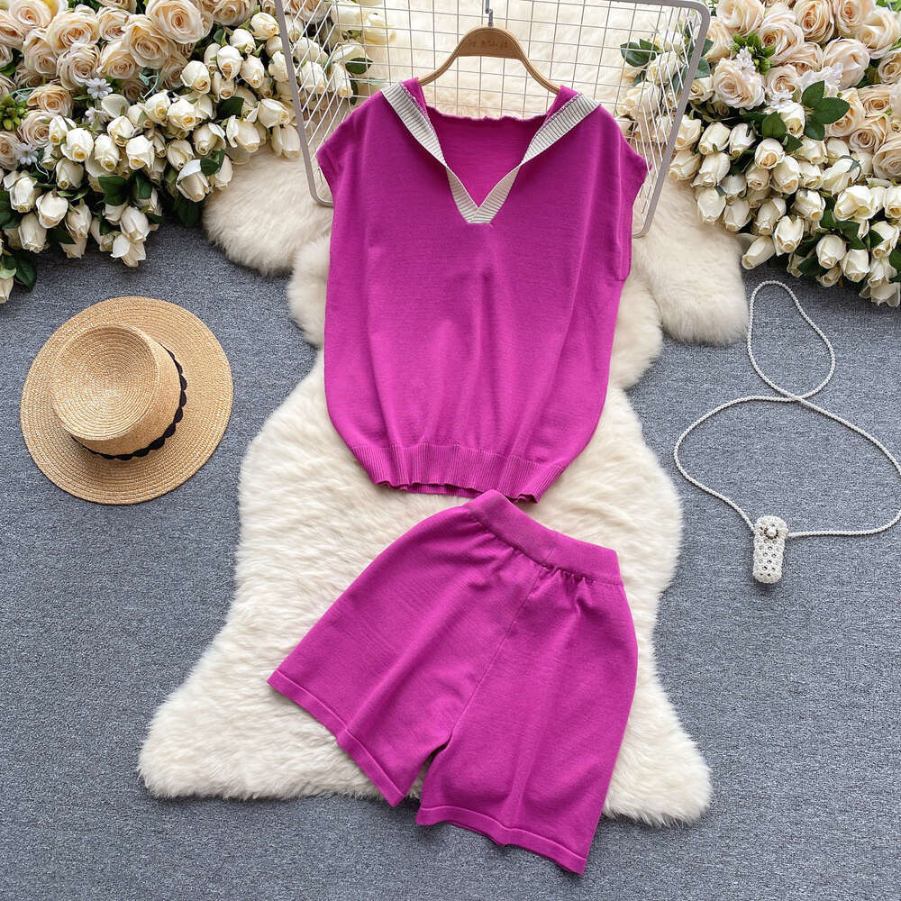 Korean version of womens lazy casual set with contrasting color hooded sweater loose and versatile wide leg shorts two-piece trendy set