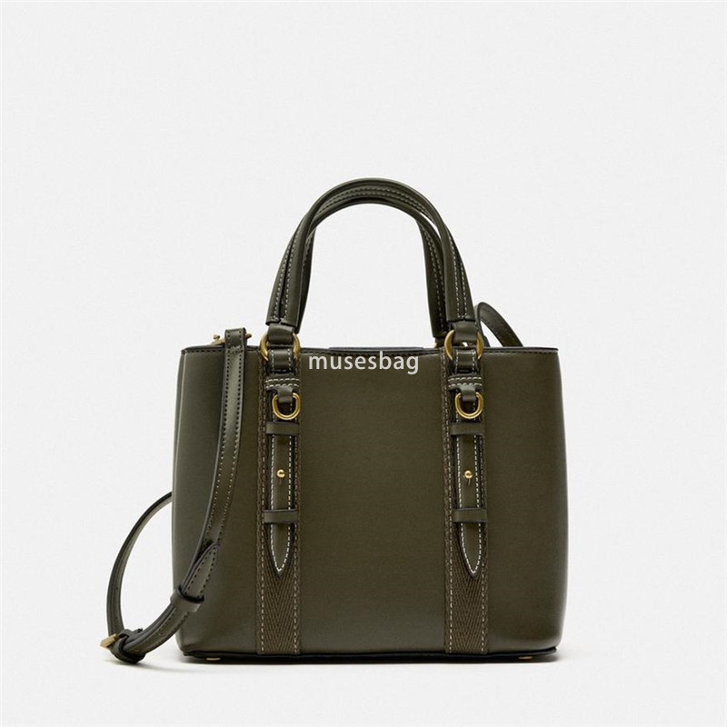 High quality new niche fashion shoulder bag design sense mini handbag crossbody small square bag versatile commuting bucket bag