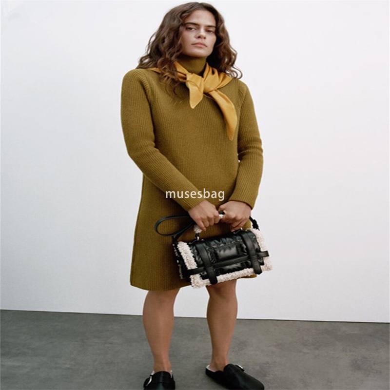 New high-end plush wool bag lamb plush grab shoulder bag velvet stitching niche design versatile cross body small square bag