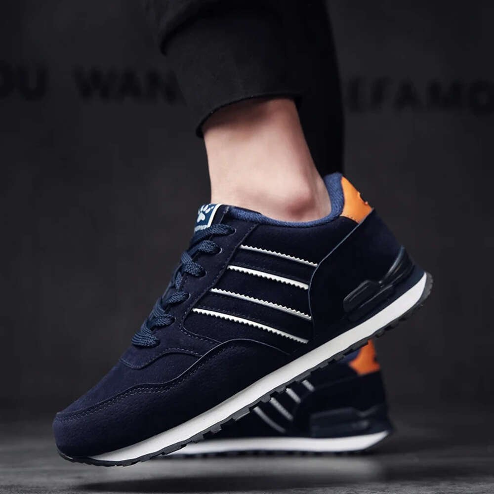 Classical Lightweight Sneakers Suede Leather Men Running Outdoor Comfortable Sport Breathable Flat Casual Shoes Ddmysaturn