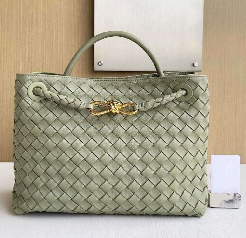 2024 Family 8-E Buckle Andiamo Original Leather Designer New Woven Womens Portable Single Shoulder Crossbody Official Document Tote Bag 1136Ess
