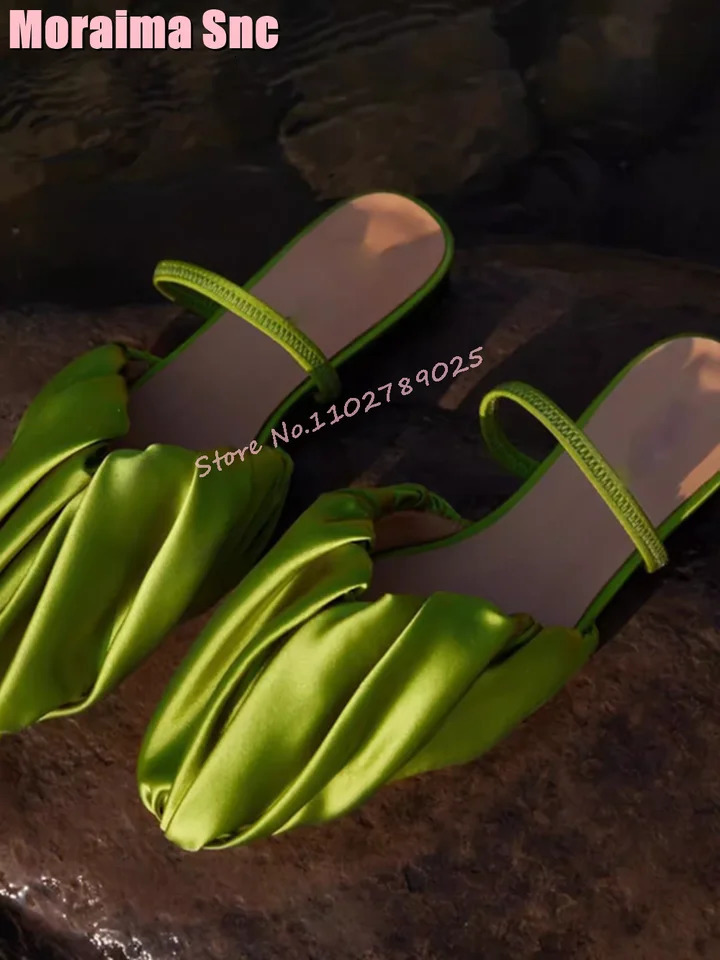 Satin pleated circular toe mule block with sexy fashionable and elegant womens slide in the middle heel. 2024 Spring and Summer Green Solid Slide 2406