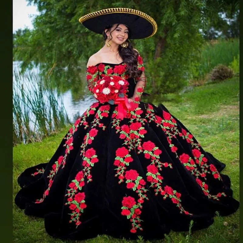 Princess Black Quinceanera Dresses 2024 Mexican Style Off Shoulders Rose wer Prom Dress Long Sleeve Ball Gown Sweet 15 Party