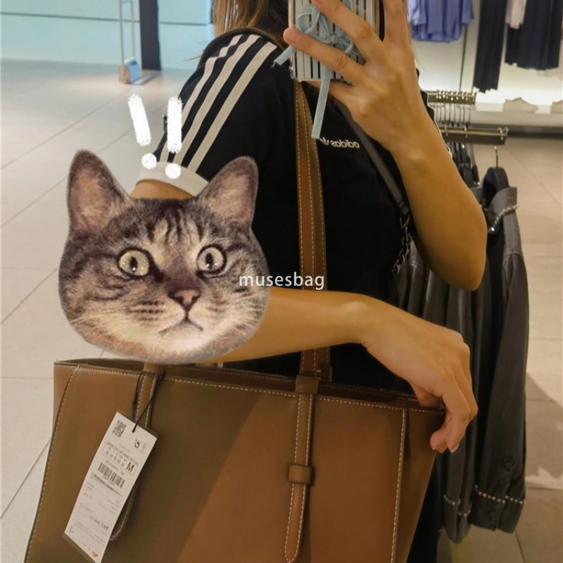 New high-end shoulder bag with drawstring drawstring drawstring mouth portable crossbody bag casual and versatile bucket bag luxurious and essential f