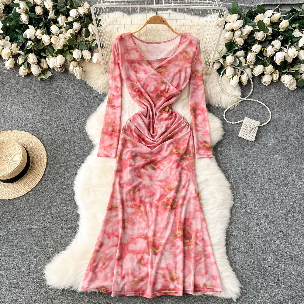French romantic floral dress for women with a slim waist design light luxury atmosphere and a unique and extraordinary long skirt