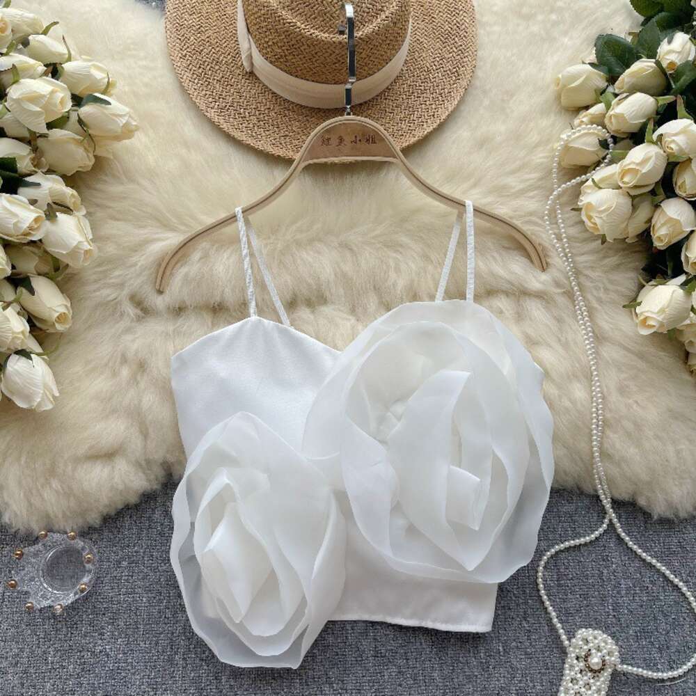 French organza three-dimensional floral camisole vest for womens summer 2024 new pure desire short style slimming vacation top