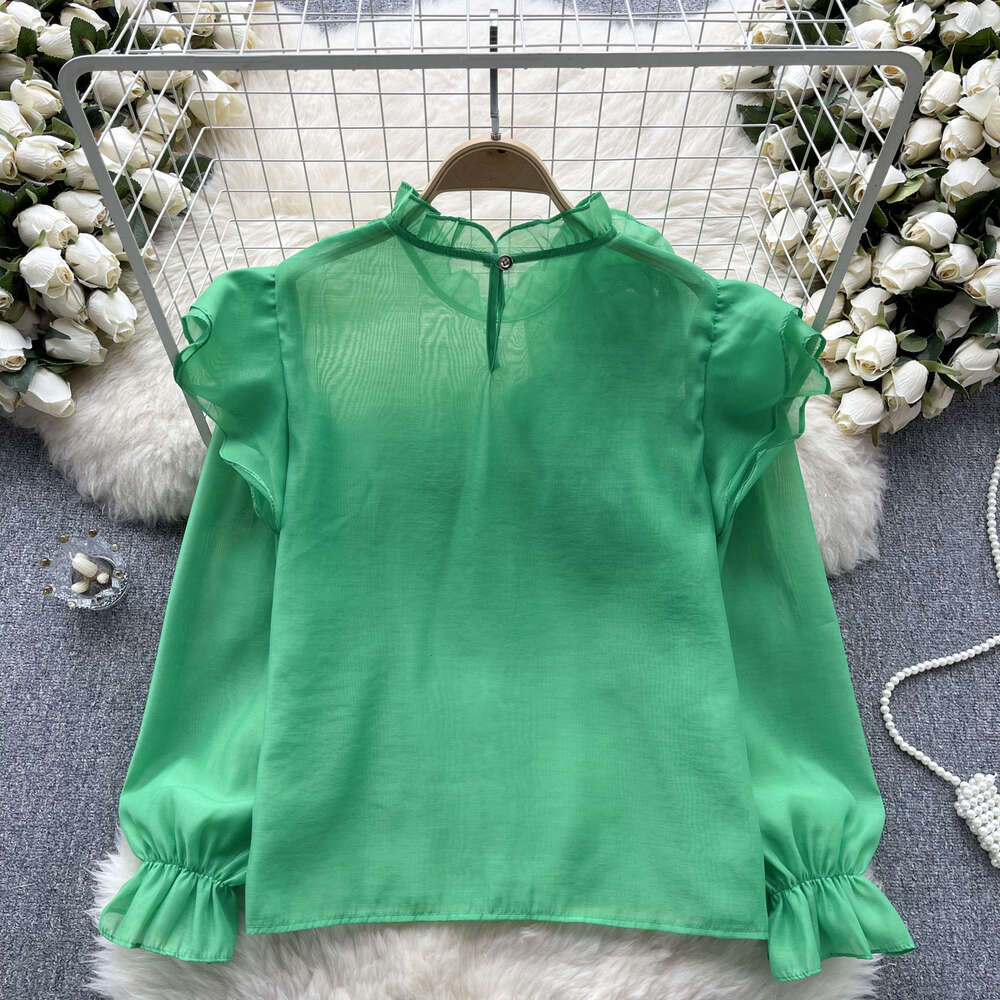 Wearing a French top in early spring for women with a three-dimensional floral sweetness and a wooden ear edge collar pullover bubble sleeves chiffon 