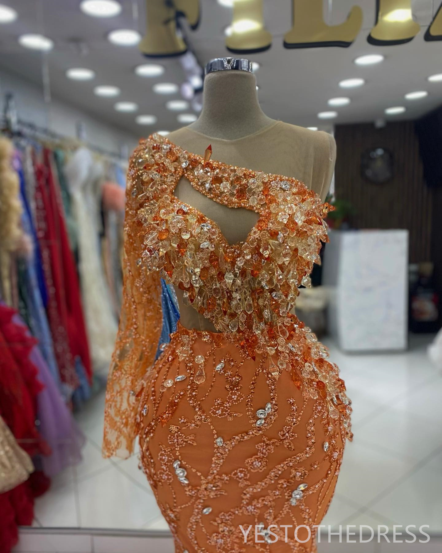 2024 Orange Prom Dress Mermaid Illusion Evening Dresses Elegant One Shoulder Long Sleeves Beaded Lace Crystals Beading Rhinestones Decorated Birthday 