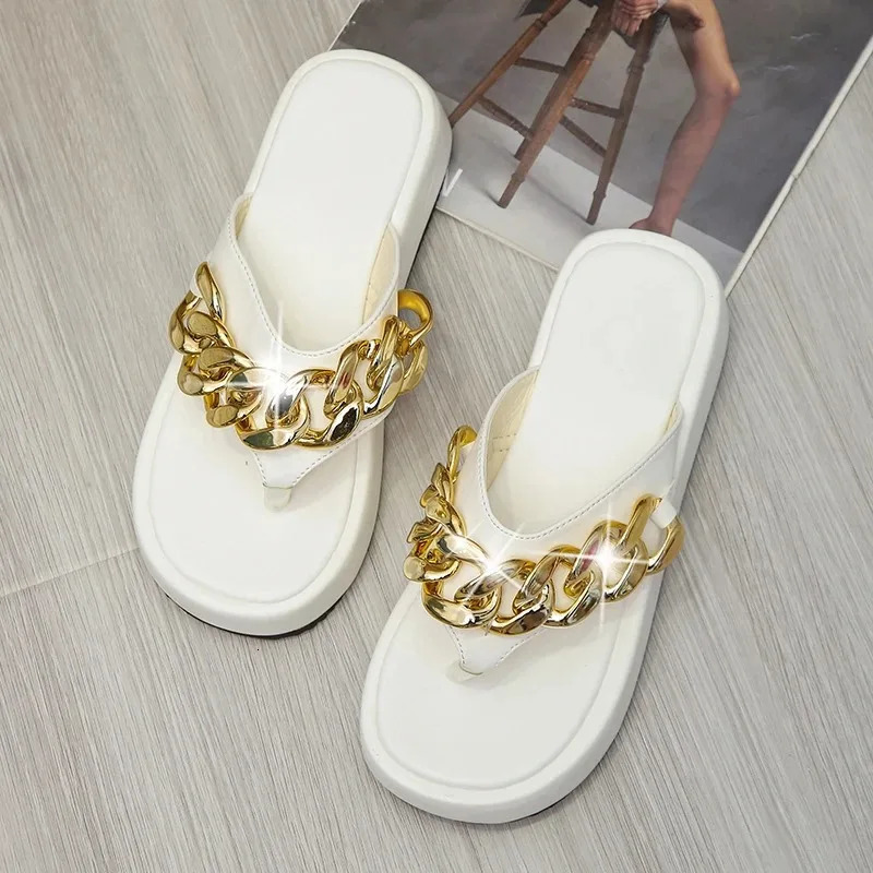 2024 Womens Summer Fashion Chain Flip Slippers Womens Flat Shoes Casual Flat Shoes 240606