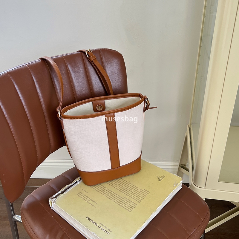 New Retro Shoulder Bag Fashionable and Minimalist Texture Spliced Bucket Bag Versatile Crossbody Bag Commuting Large Capacity Underarm Bag