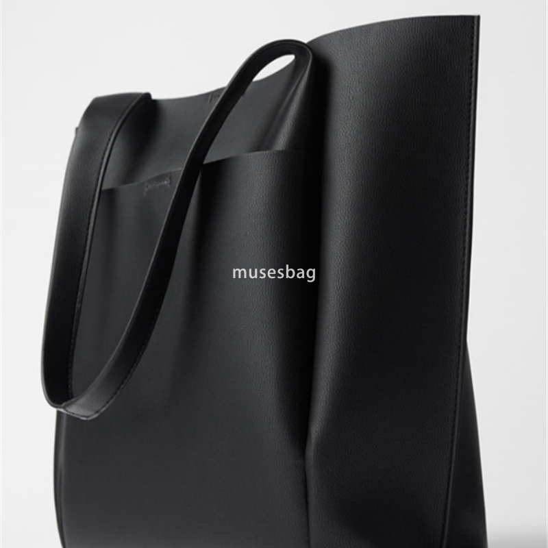 New Fashion High Quality Shoulder Bag with Advanced Sense Commuting Handbag Minimalist Large Capacity Tote Bag