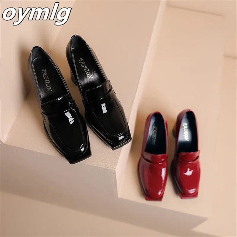 Square head thick heel patent leather single shoes for womens small leather shoes in autumn Black deep mouth high heels 240606