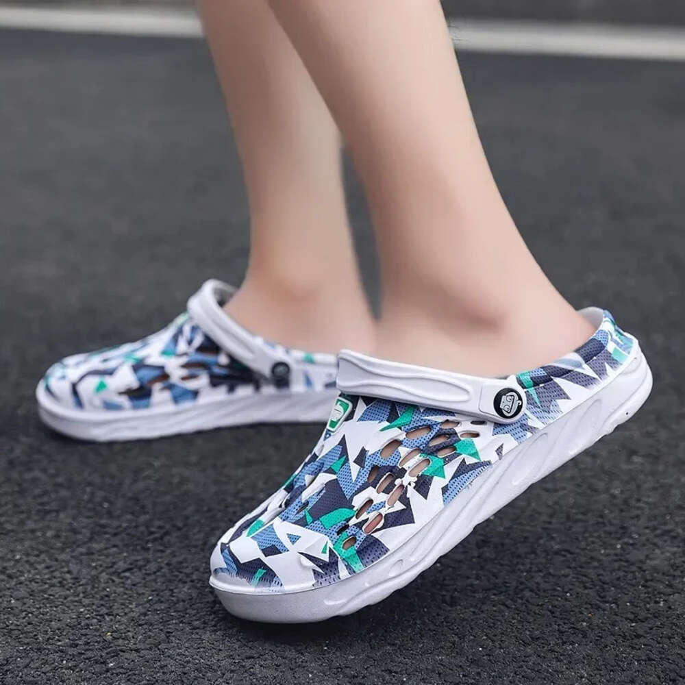 Clogs Beach Outdoor Slippers Soft Bottom Aqua Shoes Men Clog Sandals Comfortable Breathable Zapatos Hombre Ddmysaturn