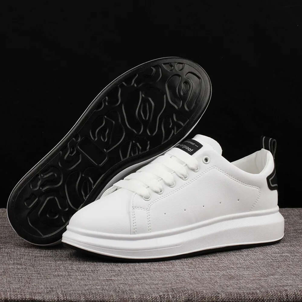 2023 Casual for Men Male Running Breathable Sports board White Shoes Sneakers trendy tennis shoes Athletic Footwear