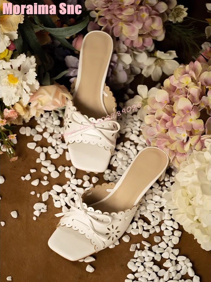 Fashionable hollow flower bow slider square shoelace UIP block middle heel retro elegant womens shoes 2024 summer model 240606