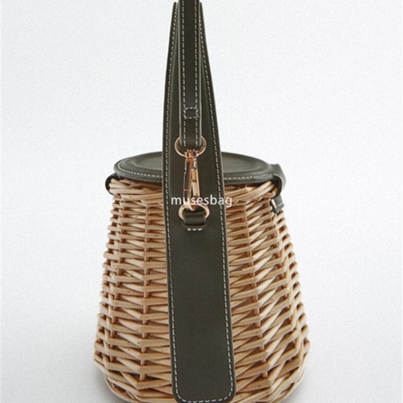 New high-end fashion woven bucket bag leisure beach shoulder bag outdoor carrying crossbody bag special bag