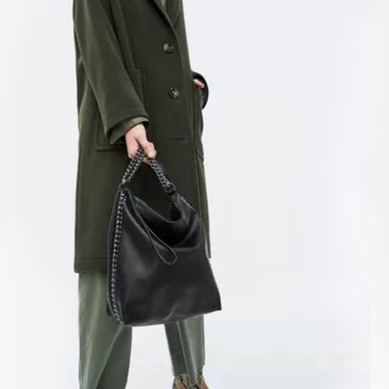 Niche design hot selling new fashionable soft tote bag handbag high-quality rivet single shoulder bag bucket bag large capacity shopping bag