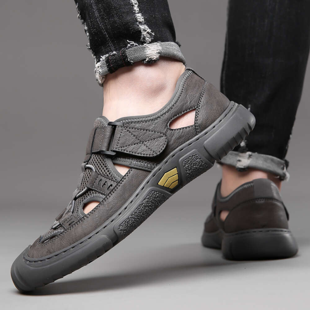 Summer Genuine leather sandals Fashion Large Size Beach New Casual Flat Sandals Men Outdoor Non-slip Wading Shoes
