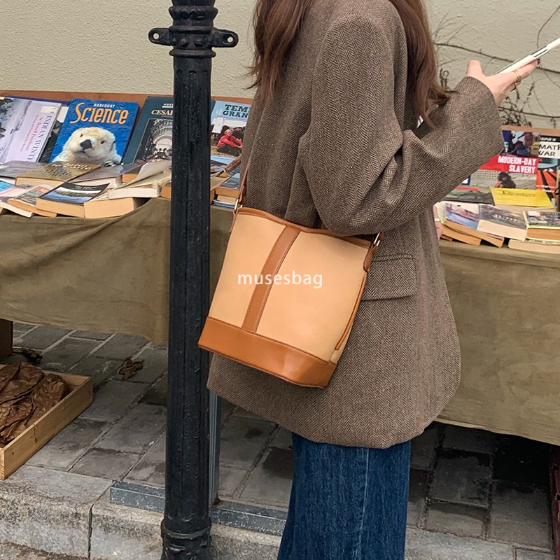 New Retro Shoulder Bag Fashionable and Minimalist Texture Spliced Bucket Bag Versatile Crossbody Bag Commuting Large Capacity Underarm Bag