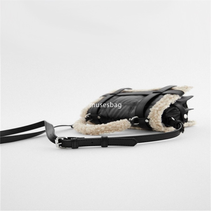 New high-end plush wool bag lamb plush grab shoulder bag velvet stitching niche design versatile cross body small square bag