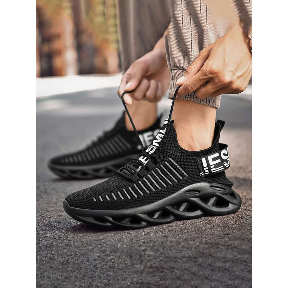 Fashionable Casual Lightweight Breathable Mesh Solid Color Hollowed-Out Outsole Outdoor Cloud Korean Trend Minimalist Air Cushion Running Shoes