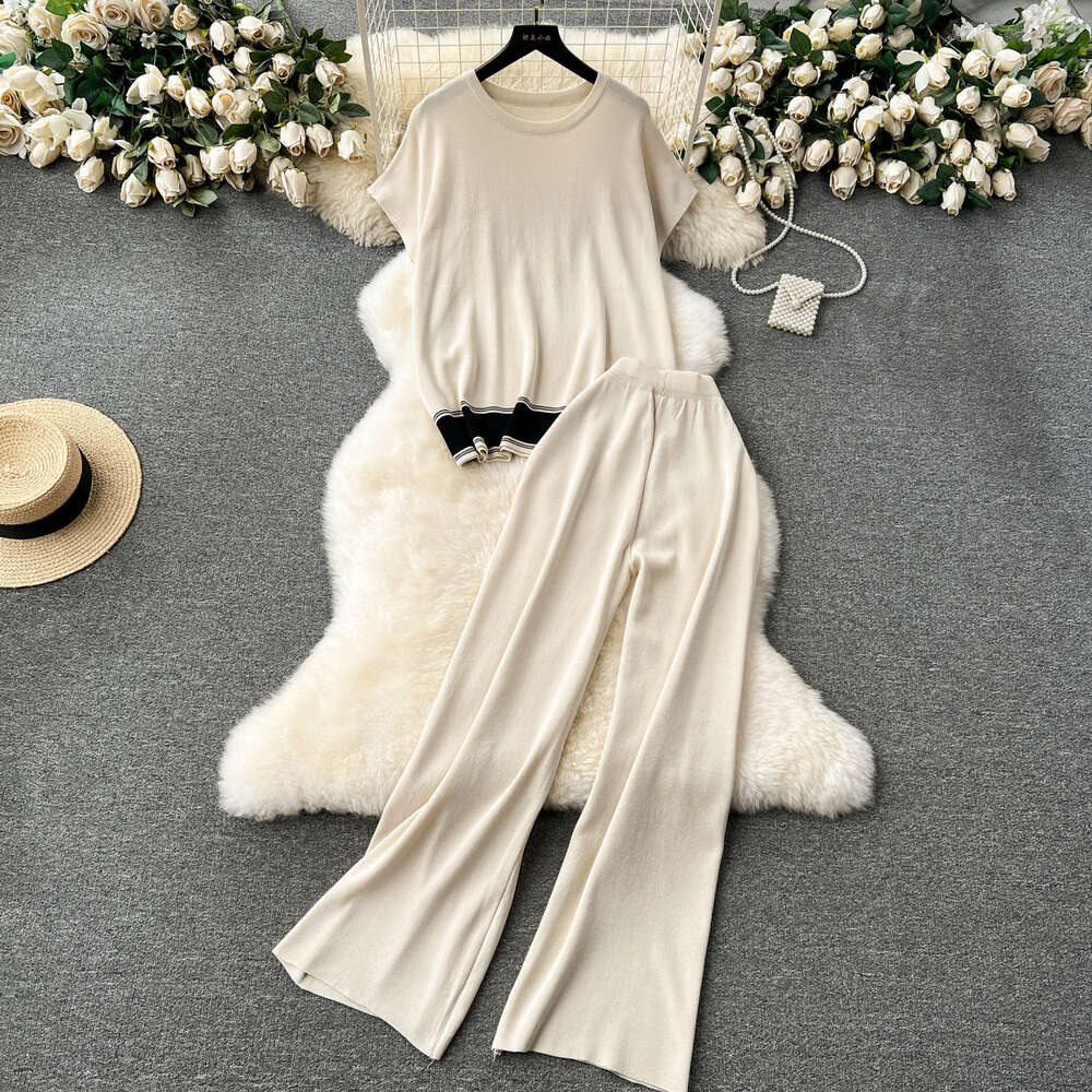 Korean style casual outfit womens short sleeved knit sweater loose and slim high waisted wide leg pants fashionable two-piece set