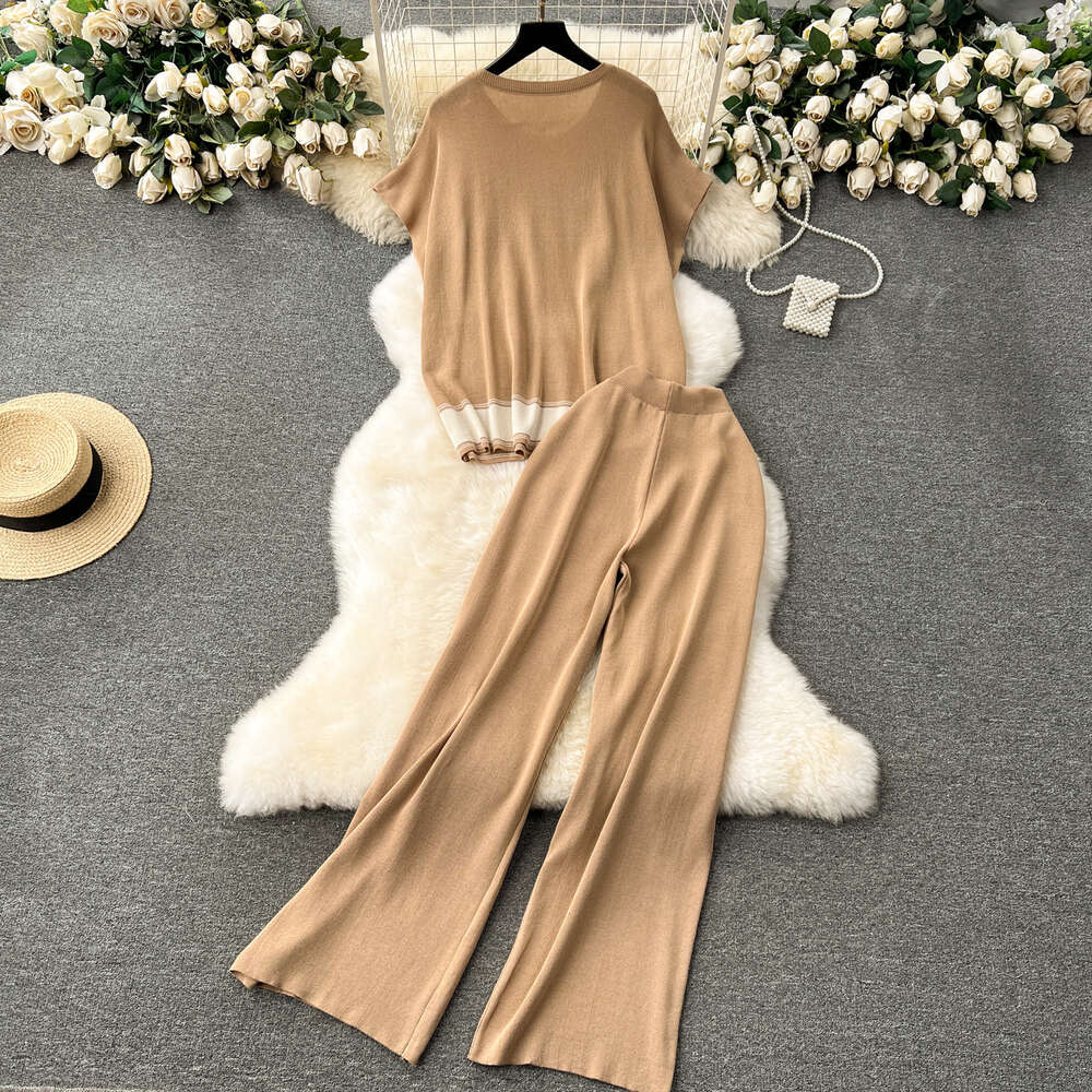 Korean style casual outfit womens short sleeved knit sweater loose and slim high waisted wide leg pants fashionable two-piece set