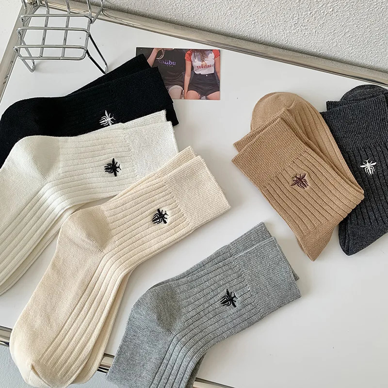 5 Pair Mixed Women Girls Bee Embroidery Cotton Korean Ins Sport Casual Ankle Low Tube Socks 240601