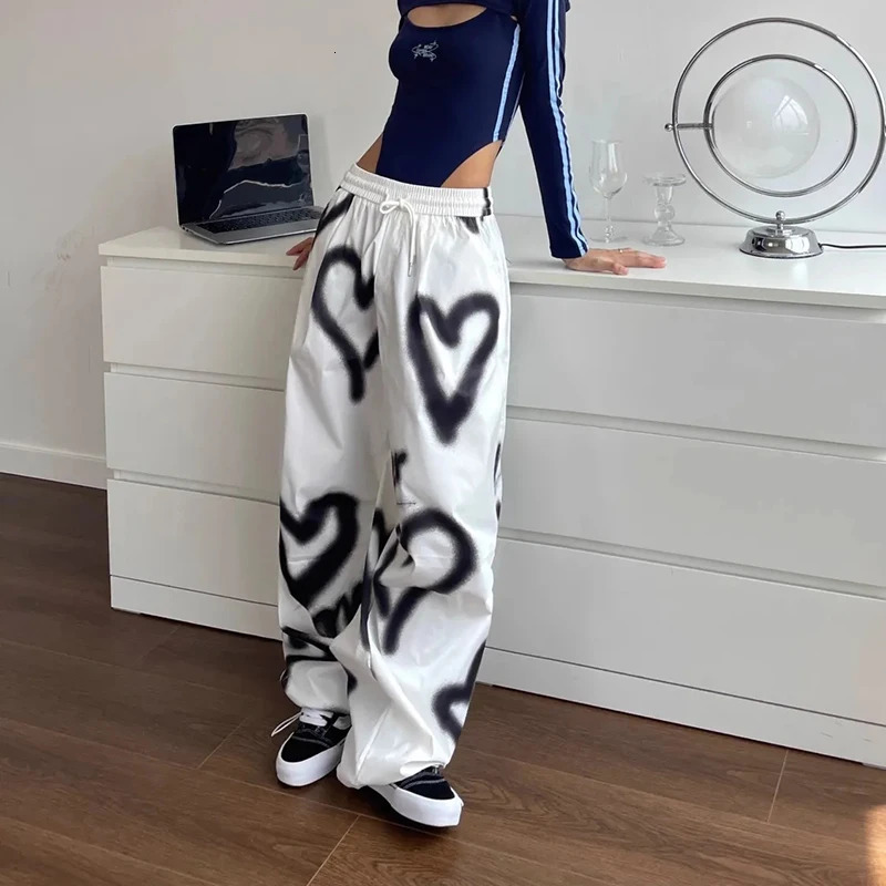 Y2K Love Graffiti Wide Leg Pants Women High Waist Streetwear Loose Drawstring Jogging Trousers Female Korean Casual Sweatpants 240530