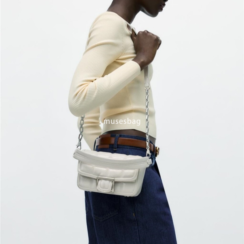 Summer New Small Square Bag Buckle Decoration Quilted Handheld Crossbody Shoulder Bag Lazy and Cute Handheld Bag Essential for Travel Small Bag