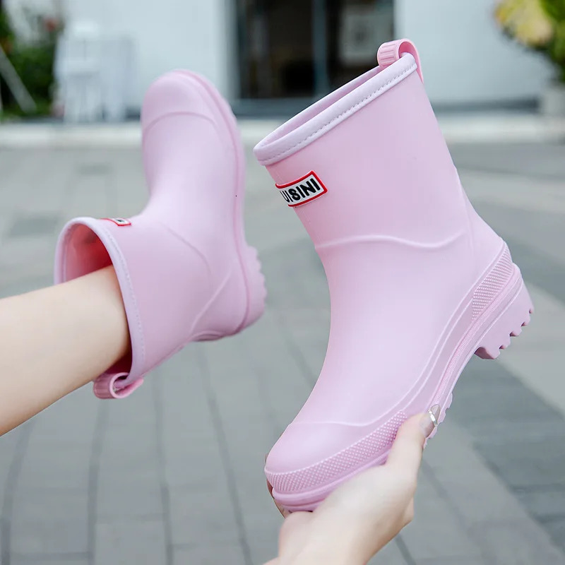 Water Boots Woman Rain Waterproof Ankle Rubber Boots Female Comfort Work Garden Galoshes Rain Shoes Sapato Chuva 240606