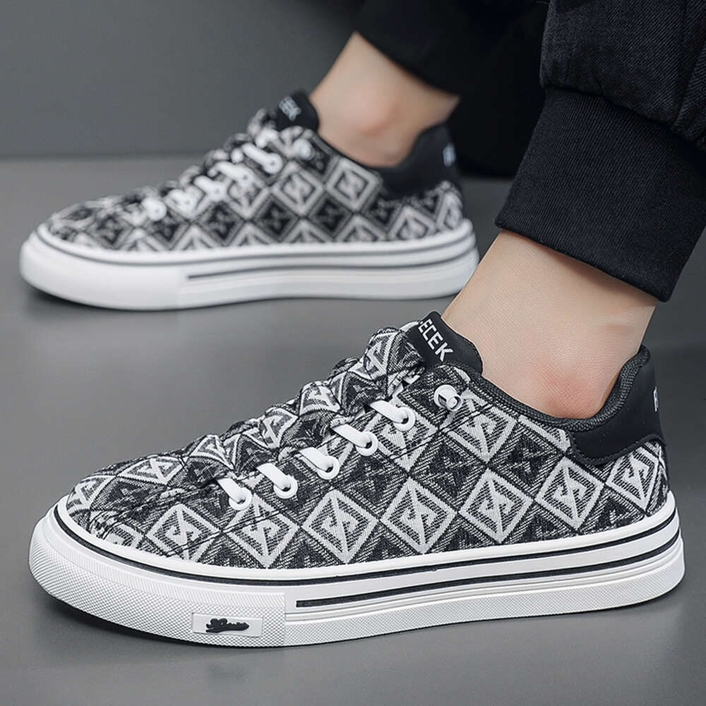 Men Casual Fashion Comfortable Mens Platform Classic Canvas Flats Hard Wearing Sneakers Male Vulcanize Shoes Ddmysaturn