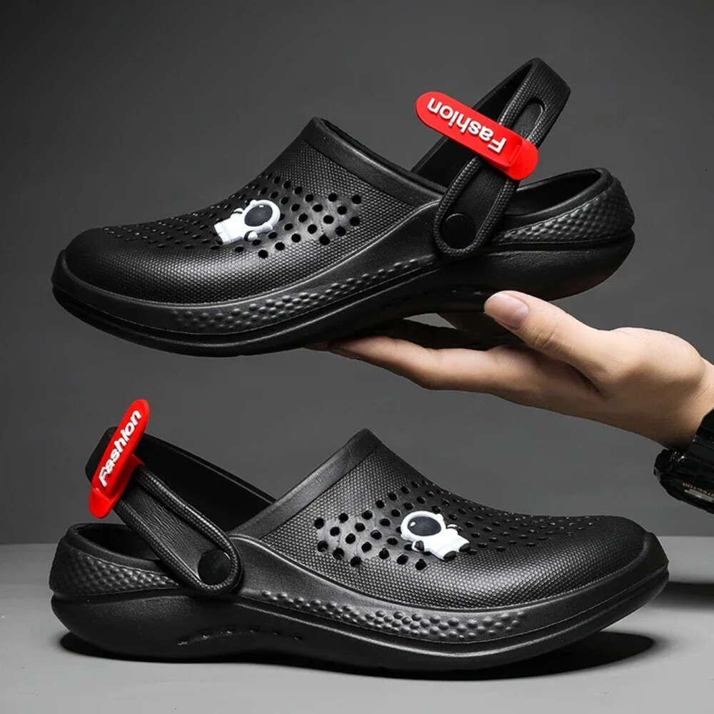 Outdoor New Beach Sandals Lightweight Soft Breathable EVA Mens Slippers Fashion Male Garden Men Clogs Couple Casual Shoes Ddmysaturn