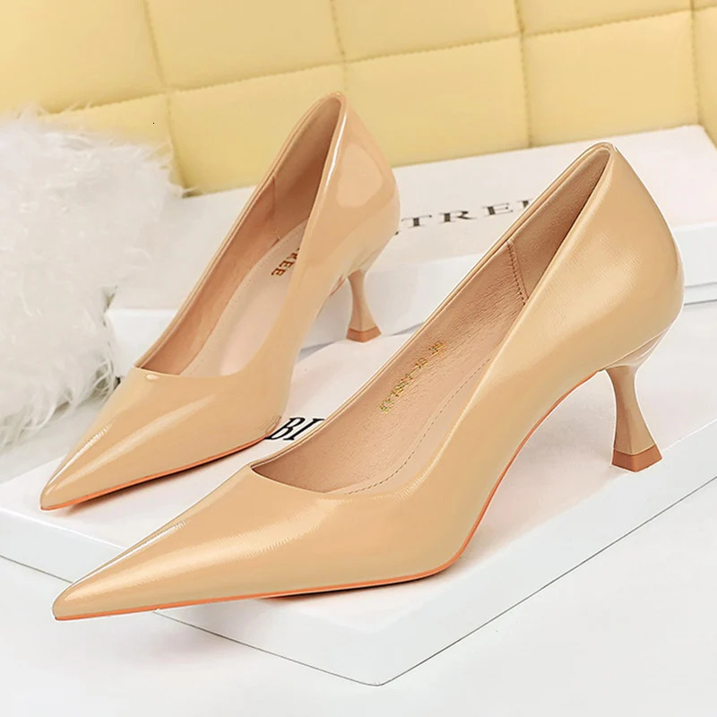 Elegant Womens 5.5cm High Heels Patent Leather Pump Office Womens Naked Kitten Mid Low Feet Tucken Wedding Party Shoes 240606
