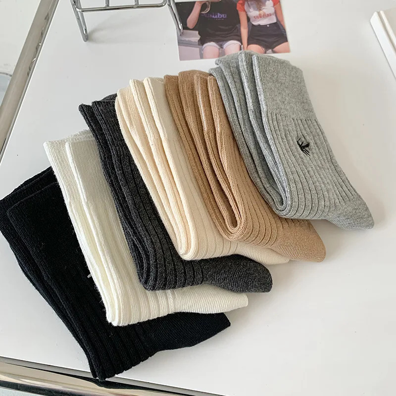 5 Pair Mixed Women Girls Bee Embroidery Cotton Korean Ins Sport Casual Ankle Low Tube Socks 240601