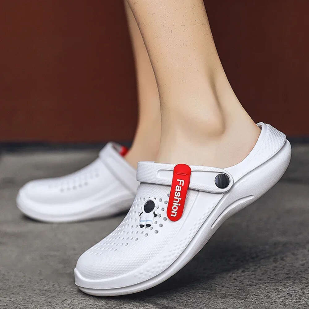 Outdoor New Beach Sandals Lightweight Soft Breathable EVA Mens Slippers Fashion Male Garden Men Clogs Couple Casual Shoes Ddmysaturn