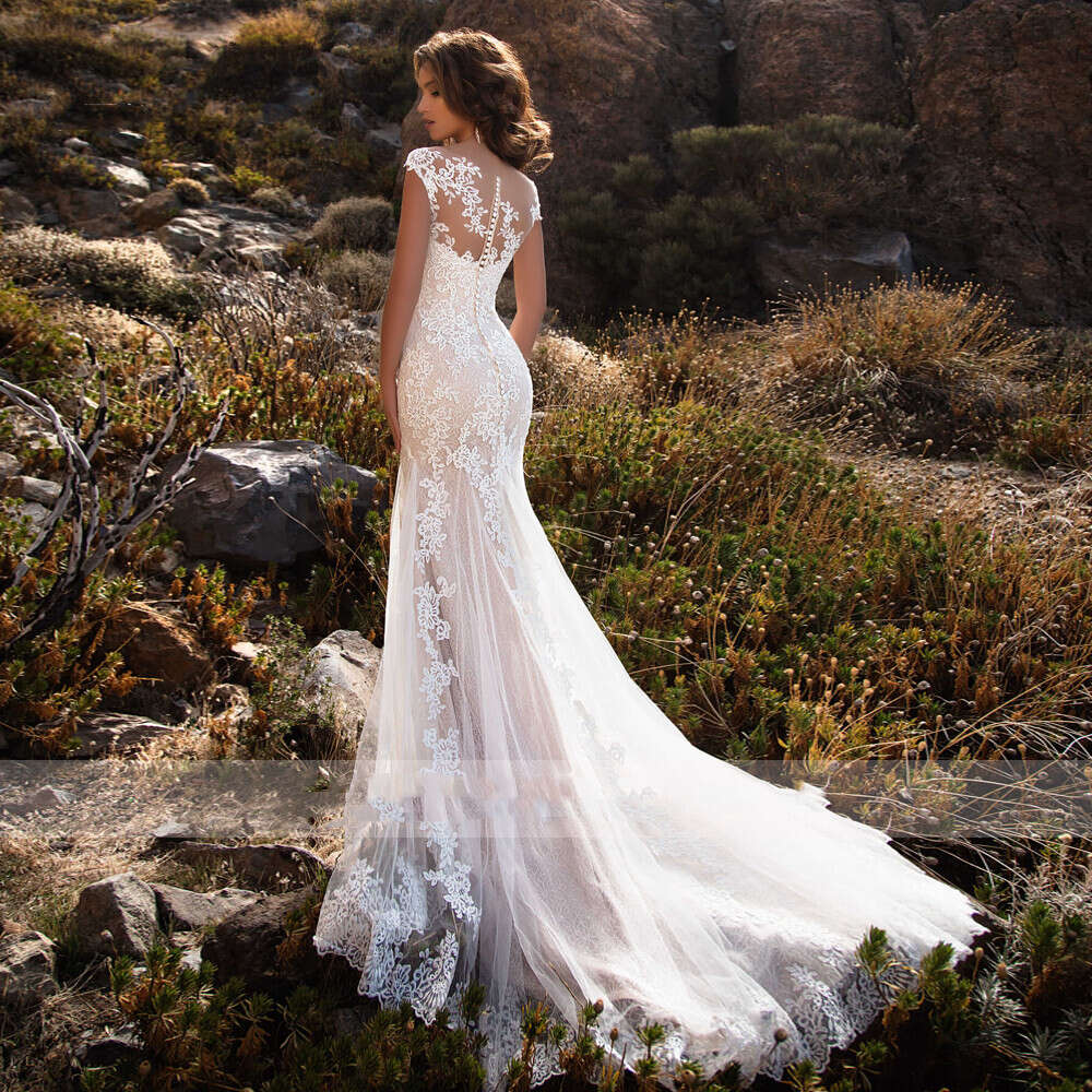 Cap Sleeve Lace Mermaid Wedding Dresses Scoop Neck Appliques Button Sweep Train Trumpet Bride Gown 0605