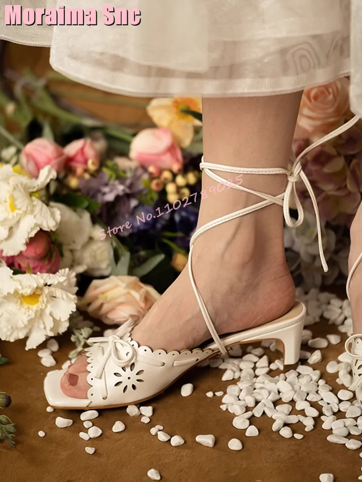 Fashionable hollow flower bow slider square shoelace UIP block middle heel retro elegant womens shoes 2024 summer model 240606