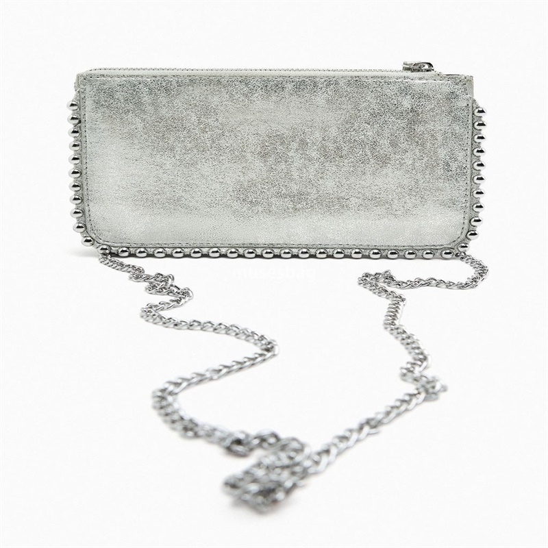 High quality new chain texture small square bag versatile fashion shoulder bag with rivet decoration black large capacity crossbody bag