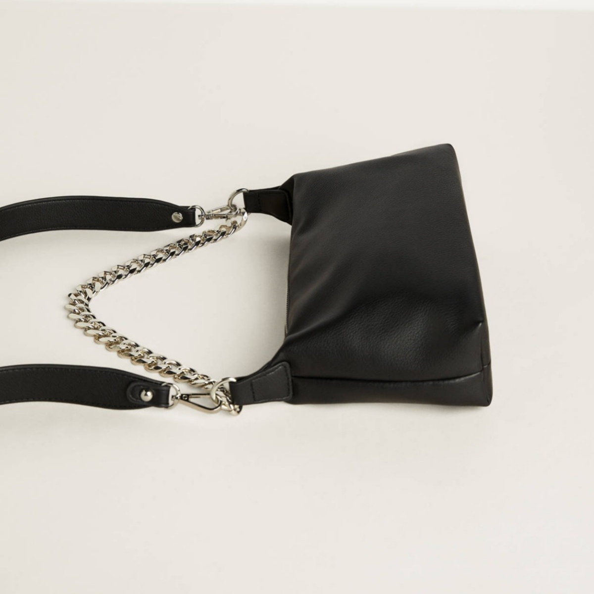 Advanced fashion new style French stick underarm bag with niche design single shoulder bag with soft leather texture small square crossbody bag