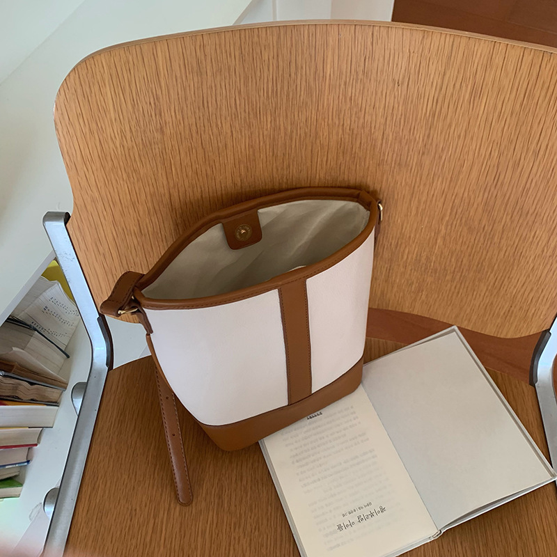 New Retro Shoulder Bag Fashionable and Minimalist Texture Spliced Bucket Bag Versatile Crossbody Bag Commuting Large Capacity Underarm Bag