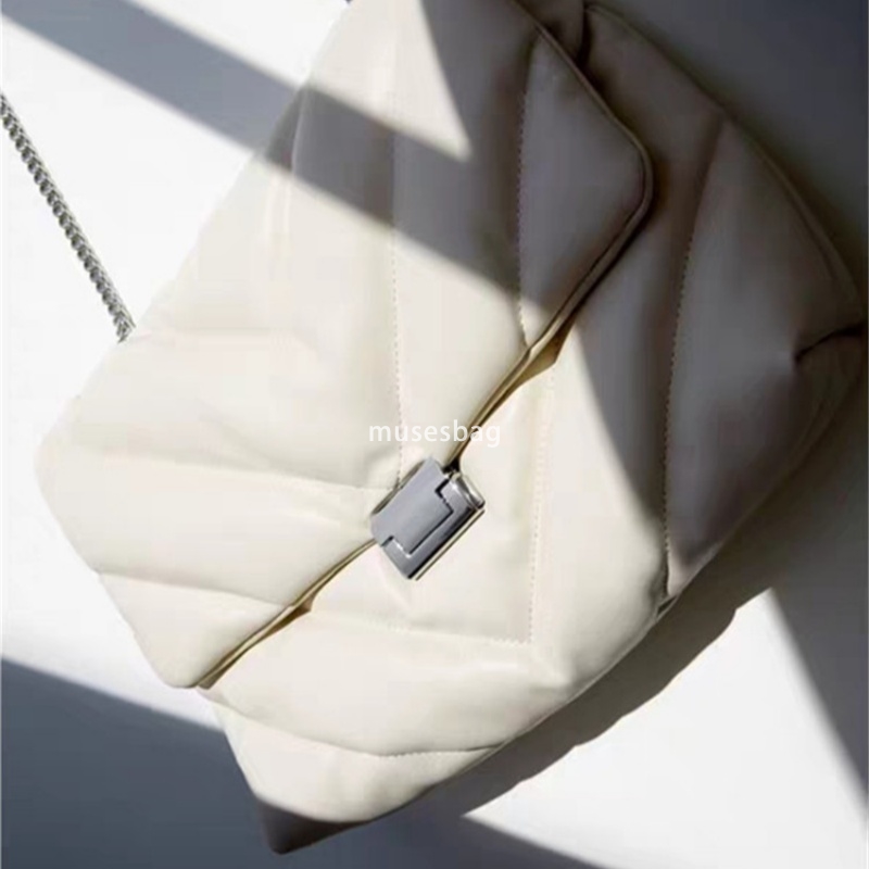 New women bag white oversized quilted single shoulder crossbody bag women trend simple and versatile chain bag commuting niche handbag