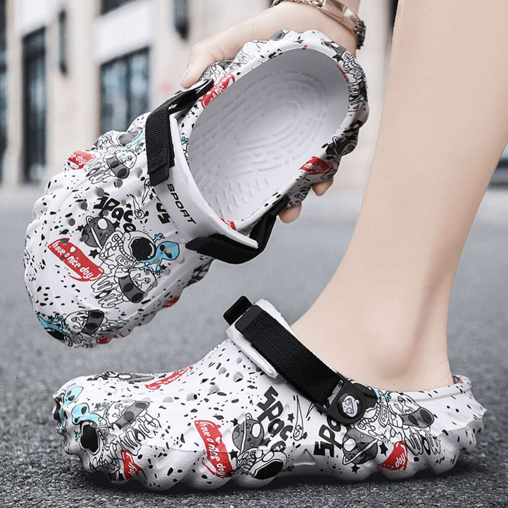 Men Slippers Fashion Comfort Beach Sandals Non Slip Garden Chef Summer Casual Shoes Nurse Doctor Shoes Flip Flops Ddmysaturn