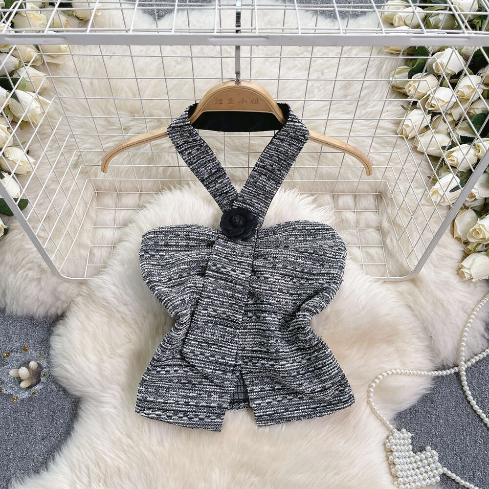 Spicy girl style pure desire top womens design sense hanging neck three-dimensional flower slim fit short top fashionable and versatile for wearing on