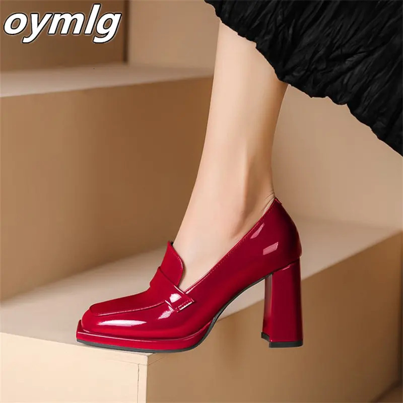 Square head thick heel patent leather single shoes for womens small leather shoes in autumn Black deep mouth high heels 240606