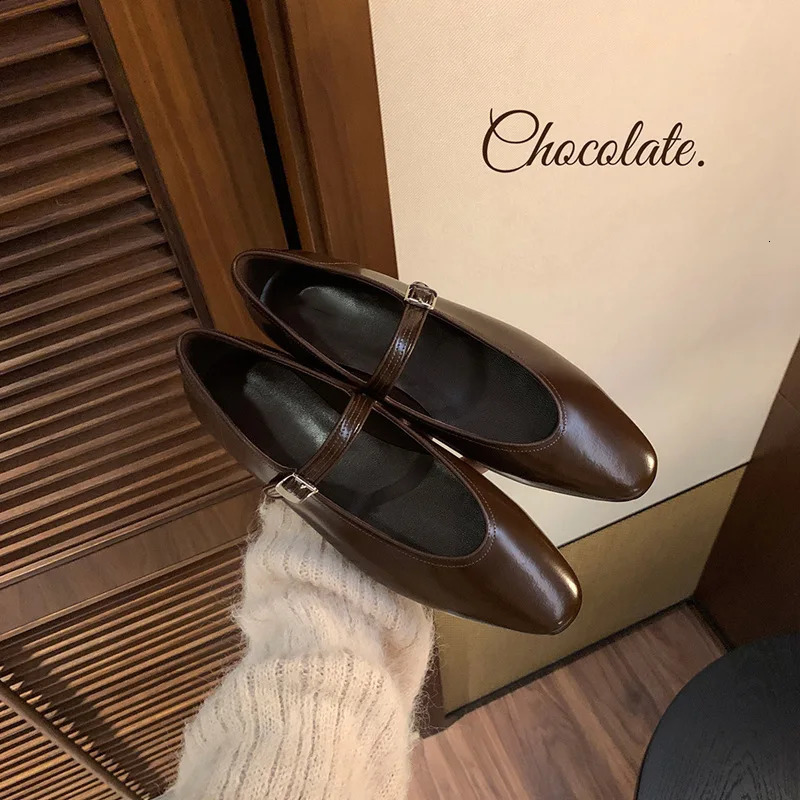 Withered Shallow Mouth Mary Jane Shoes Womens Loafers Women Flat Shoes French Retro Ladies Single Shoes Buckle Leather 240606