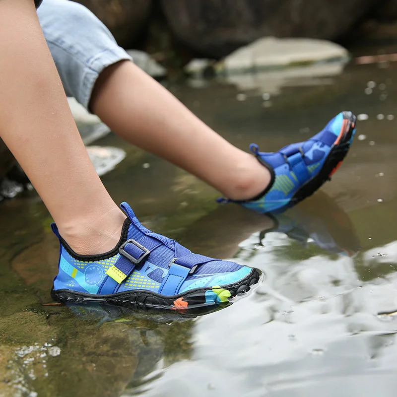 Childrens Barefoot Aqua Shoes Childrens Drainage Beach Swimming Sandals Quick drying Rowing Diving Fishing Surfing Sports Wading Sports Shoes 240606