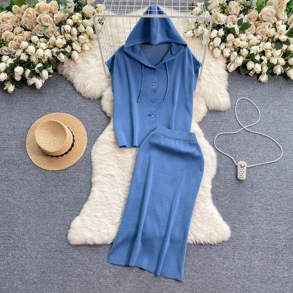 Korean version of womens casual hooded knitted cardigan loose and slim versatile hip wrapped skirt fashionable two-piece set trendy