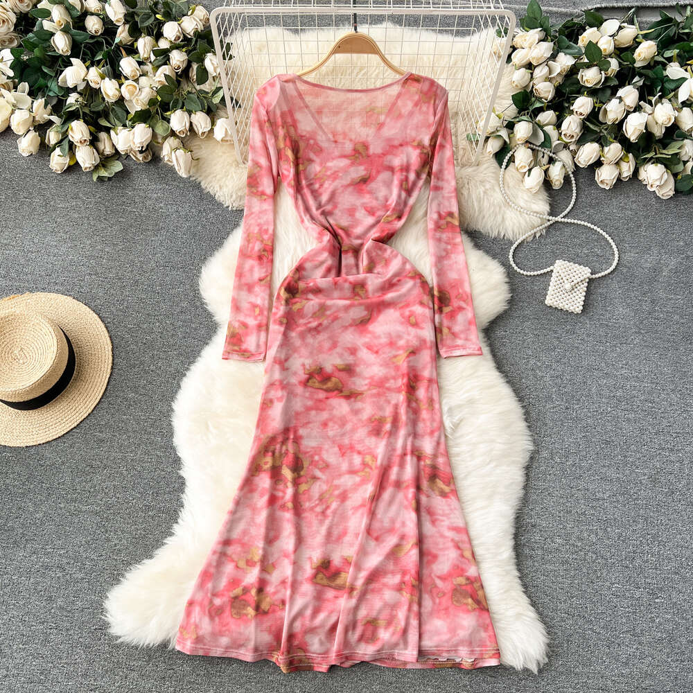 French romantic floral dress for women with a slim waist design light luxury atmosphere and a unique and extraordinary long skirt