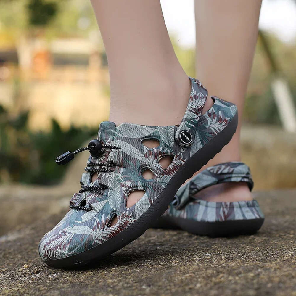 Summer Beach Outdoor Utralight Comfortable Platform Aqua Men Sandals EVA Supersoft Desinger Slippers Sandalias Hombre 50a28